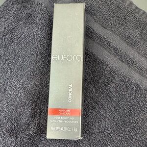 eufora Conceal Root Touch Up in Auburn